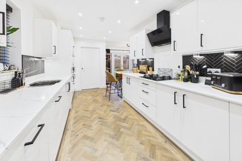 4 bedroom detached house for sale, Heron Mews, Bourne End, HP1