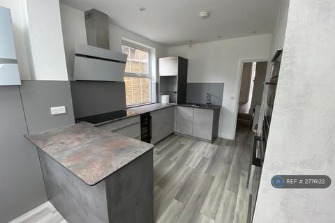 1 bedroom in a house share to rent, Marsala Road, London, SE13