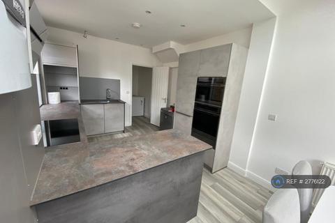 1 bedroom in a house share to rent, Marsala Road, London, SE13