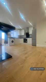4 bedroom terraced house to rent, Lynhurst Crescent, Uxbridge, UB10