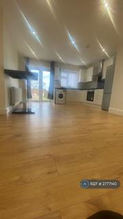 4 bedroom terraced house to rent, Lynhurst Crescent, Uxbridge, UB10