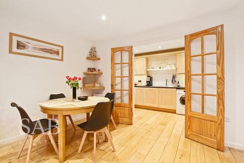 undefined, Greenford Road, Greenford, UB6