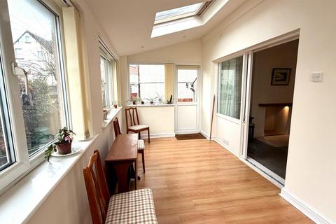 3 bedroom detached house for sale, Mostyn Avenue, Craig y Don, Llandudno