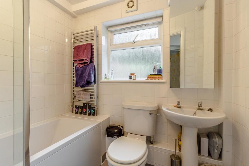 8363595-interior10.jpg