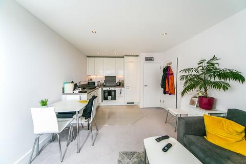 1 bedroom flat to rent, Skylark House, Drake Way, Reading, RG2