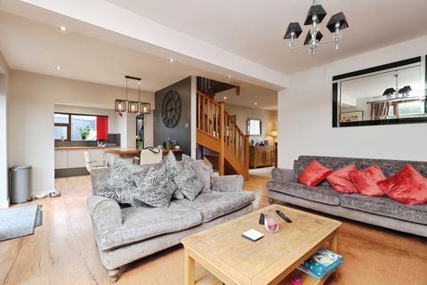 undefined, Whittle Crescent, Bradford, BD14