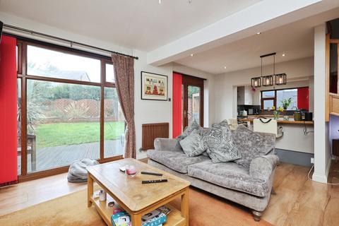 undefined, Whittle Crescent, Bradford, BD14