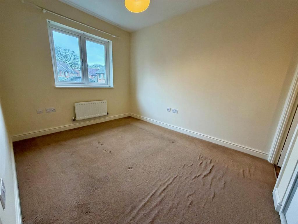 Bedroom 1.jpg