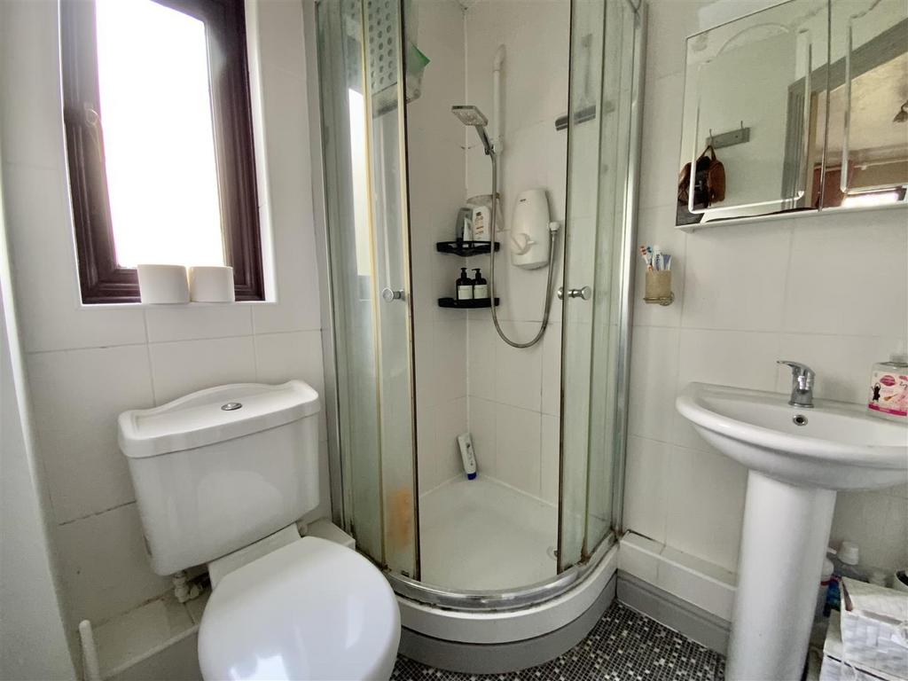 Bedroom 1 - Ensuite