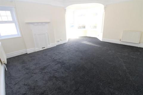 2 bedroom flat to rent, Fitzalan Road, Littlehampton