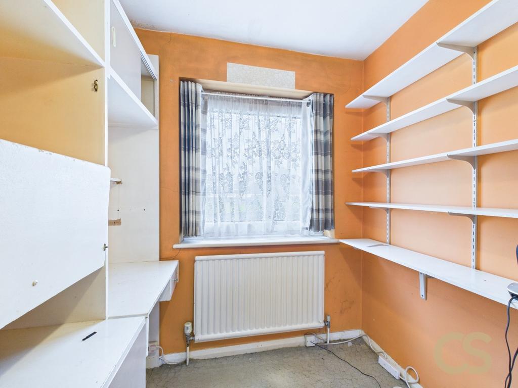 Walk-in wardrobe