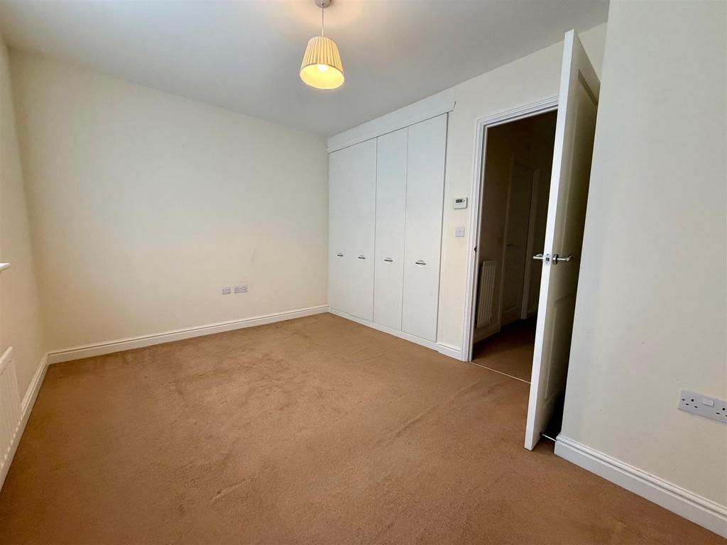 Bedroom 1.jpg