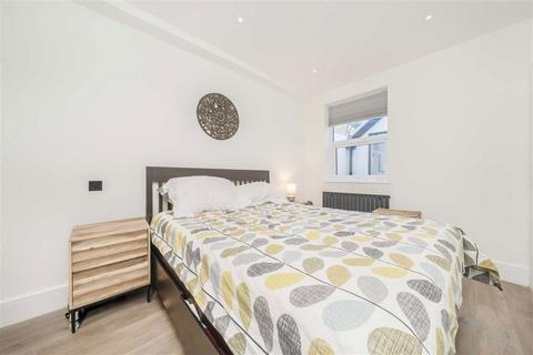 2 bedroom flat to rent, Winchester Street, London W3
