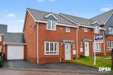 3 bedroom end of terrace house for sale, Rivendale, Leeds