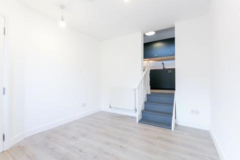 undefined, LONDON SE6