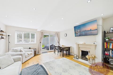 3 bedroom terraced house for sale, Cottingham Drive, Moulton, NN3 7LG