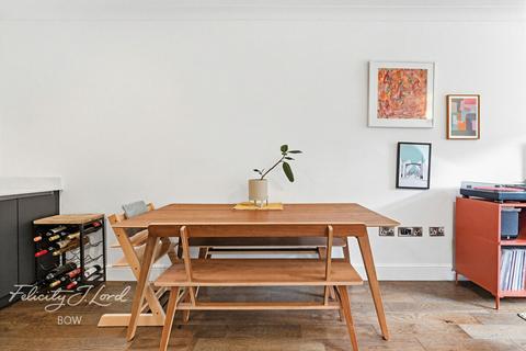 1 bedroom apartment for sale, Parnell Road, LONDON