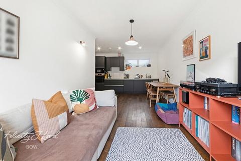 1 bedroom apartment for sale, Parnell Road, LONDON