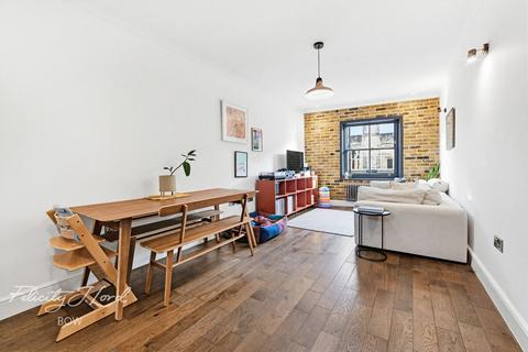 1 bedroom apartment for sale, Parnell Road, LONDON