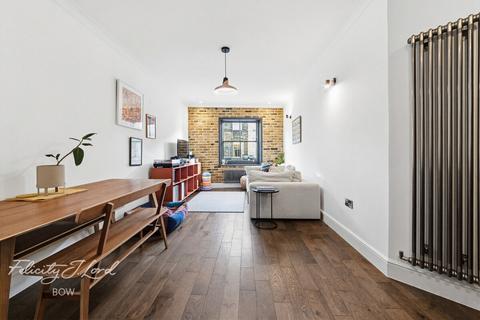 1 bedroom apartment for sale, Parnell Road, LONDON