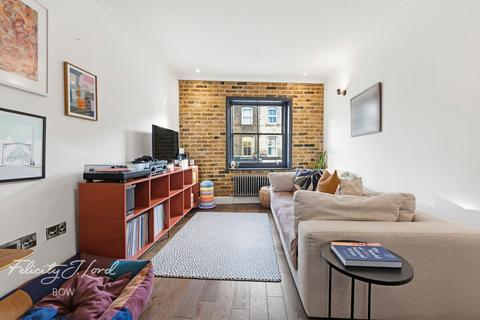 1 bedroom apartment for sale, Parnell Road, LONDON