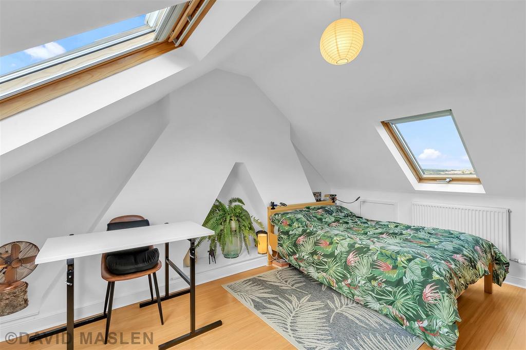 Bedroom (2).jpg