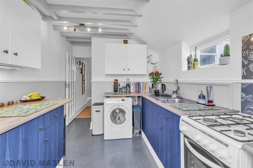 Kitchen (3).jpg