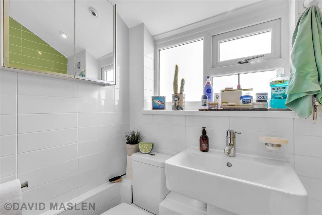Bathroom (1).jpg