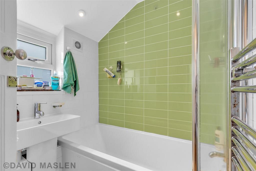 Bathroom (3).jpg