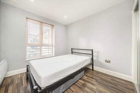 undefined, High Street, Brentford TW8