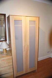 Studio to rent, Northumberland Avenue, Isleworth TW7