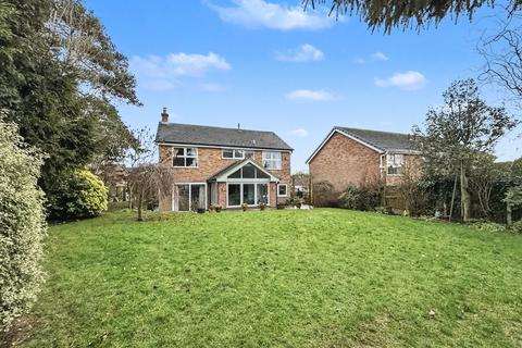 4 bedroom detached house for sale, Derwent Gardens, Ashbourne, DE6