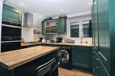 3 bedroom semi-detached house for sale, Monarch Way, Southampton SO30