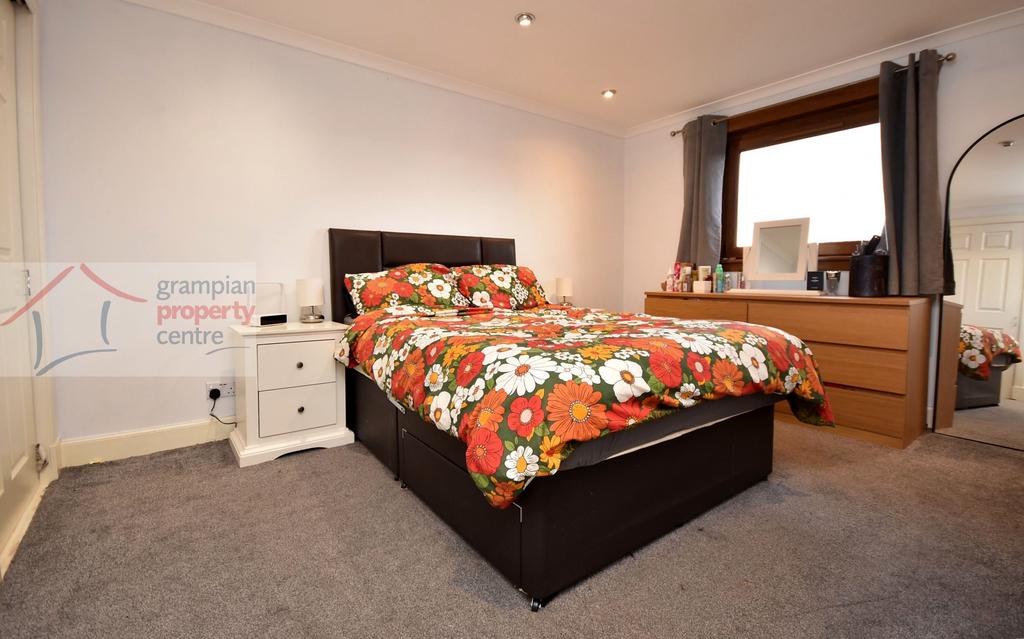Bed 1.JPG