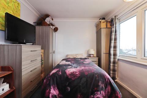2 bedroom flat for sale, Greasbrough, Rotherham, S61