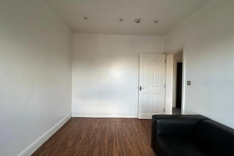 1 bedroom apartment to rent, Park Parade, London
