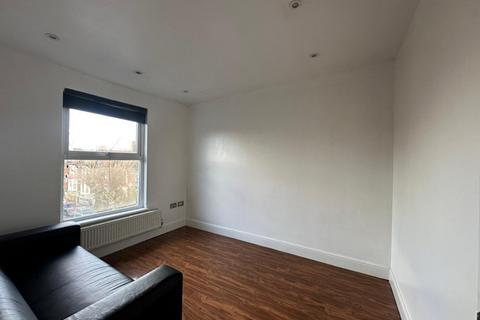 1 bedroom apartment to rent, Park Parade, London