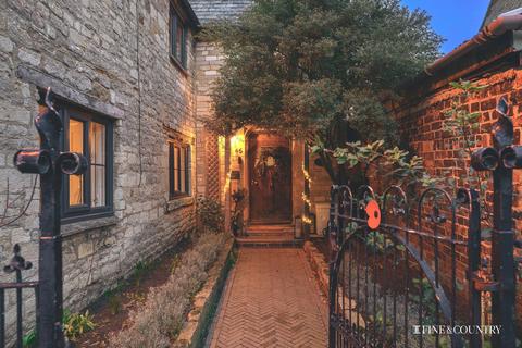 undefined, Gretton