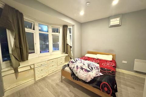 undefined, , Hounslow, TW5