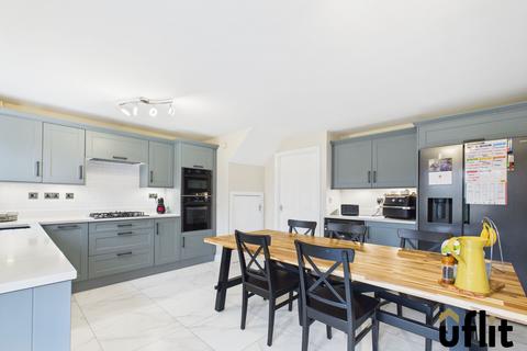 4 bedroom semi-detached house for sale, Trueman Drive, Rawmarsh, Rotherham