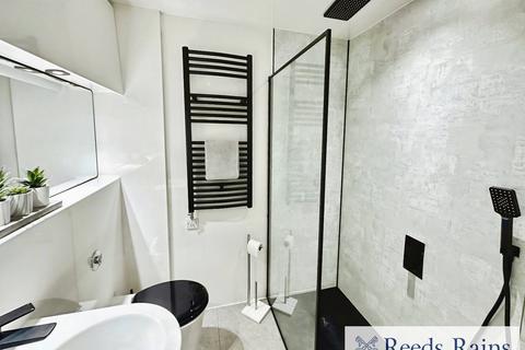 3 bedroom end of terrace house for sale, Reservoir Street, Greater Manchester M6