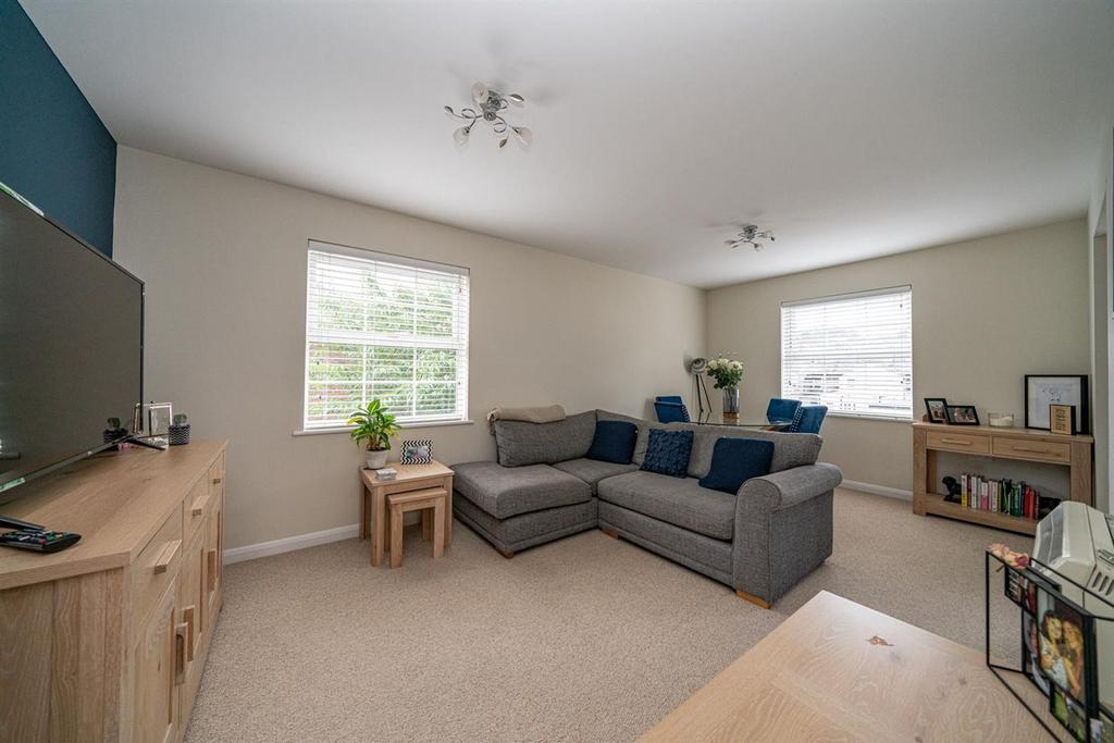 Living/dining area