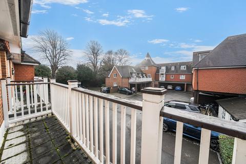 2 bedroom flat for sale, East Street, The Lyons, TN9