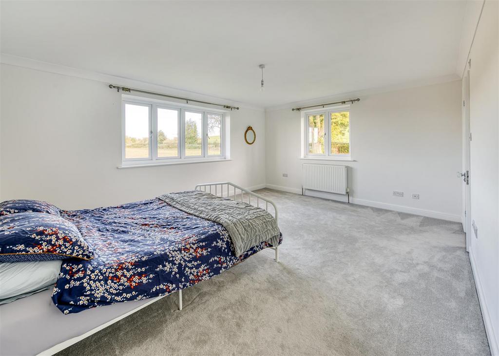 Oaklands Farm-bed1.jpg