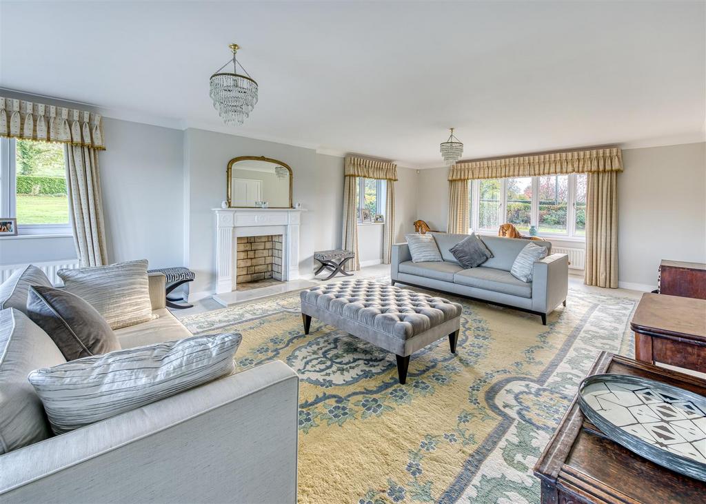 Oaklands Farm-lounge2.jpg