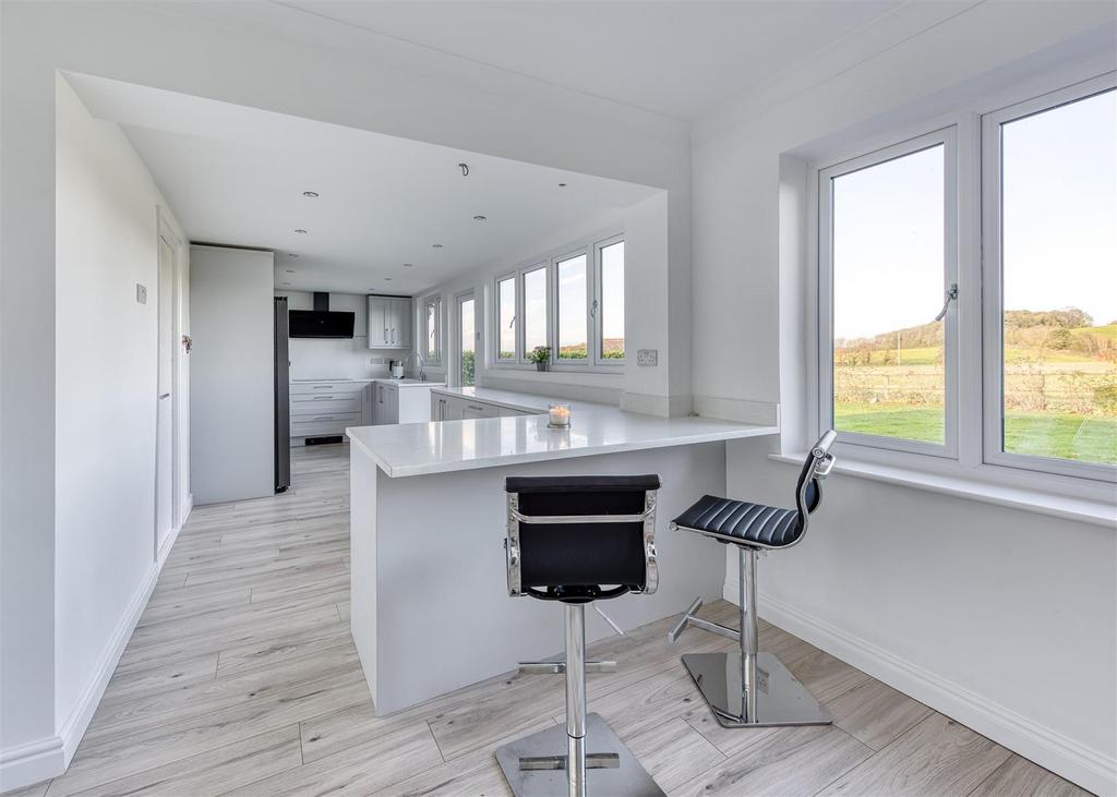 Oaklands Farm-kitchen2.jpg