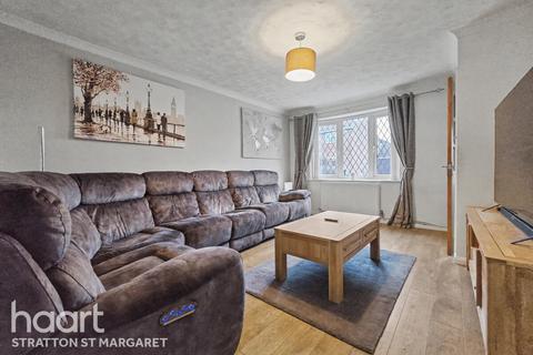 4 bedroom detached house for sale, Griffiths Close, Swindon