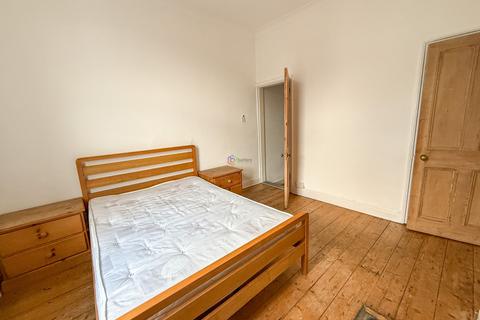 3 bedroom terraced house to rent, Ashford Road, Sheffield, S11