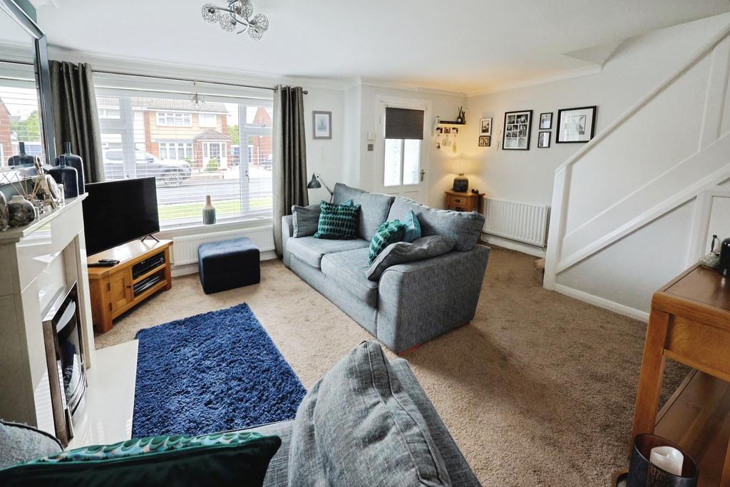 Pbox-living room-325348.JPG