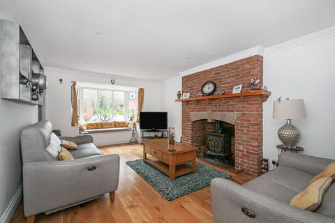 4 bedroom detached house for sale, Chanterlands Avenue, Hull HU5